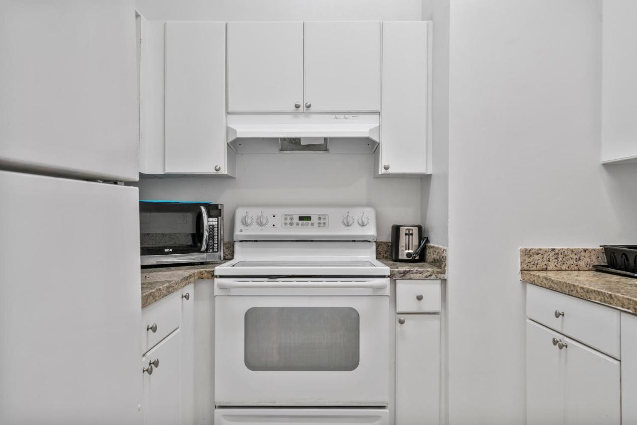 Airport Getaway Apartment Miami Exterior photo