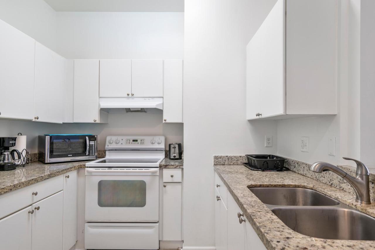 Airport Getaway Apartment Miami Exterior photo