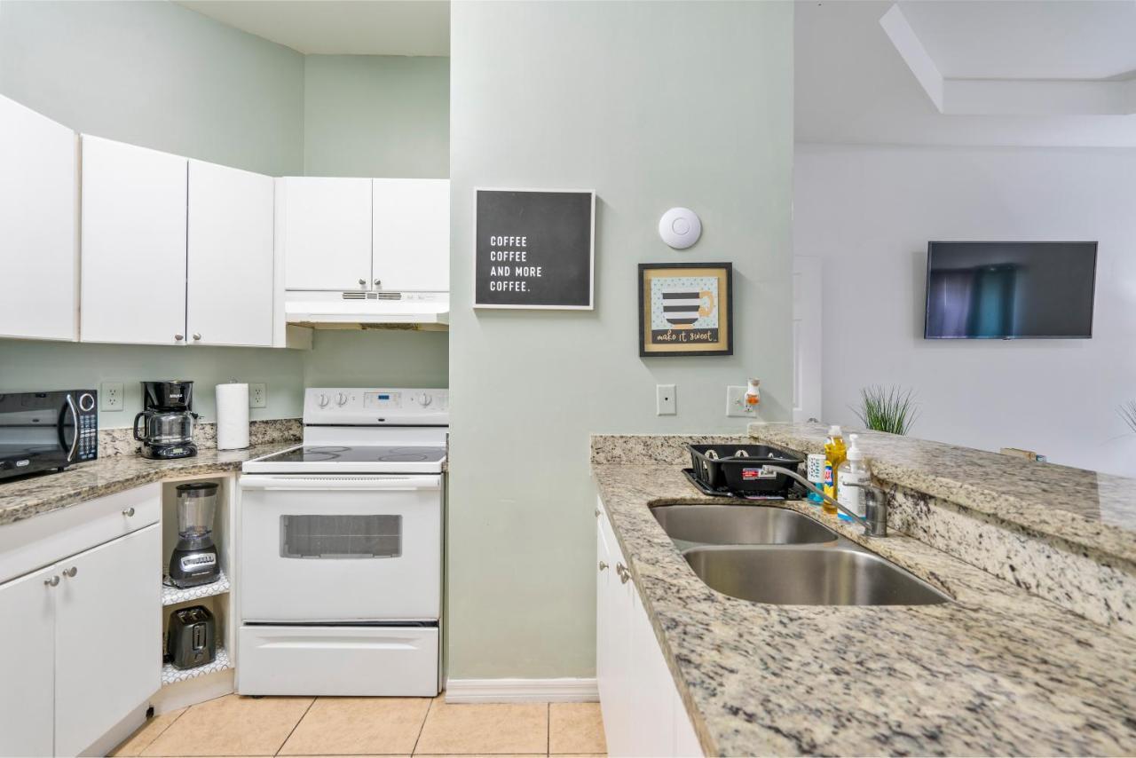 Airport Getaway Apartment Miami Exterior photo