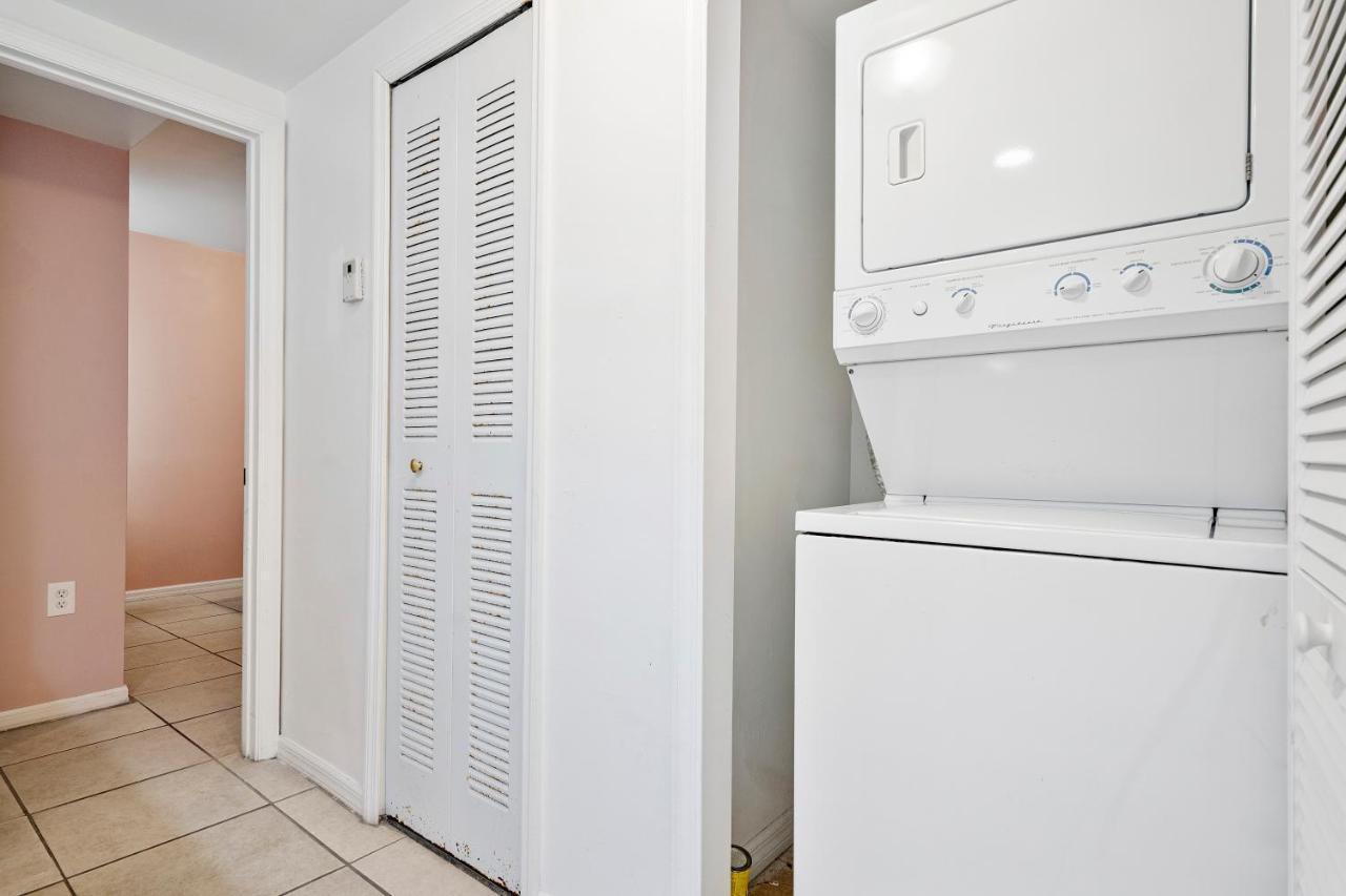 Airport Getaway Apartment Miami Exterior photo